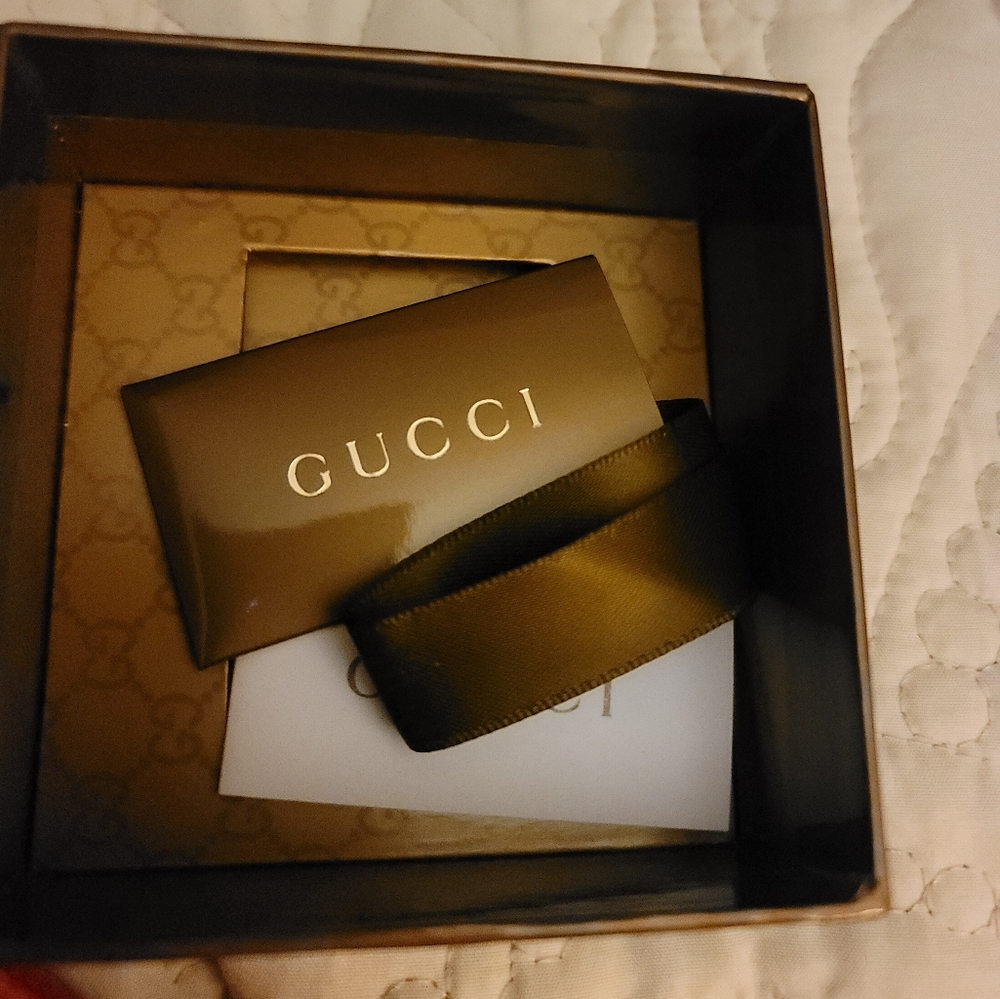 Gucci Sterling Silver Ring/ w/ Box & Pouch - Picture 3 of 4